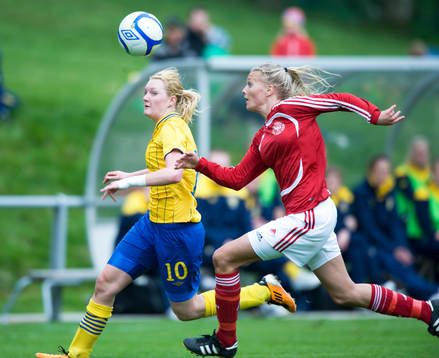 Jennifer Karlsson, Sverige och Stine Larsen, Danmark