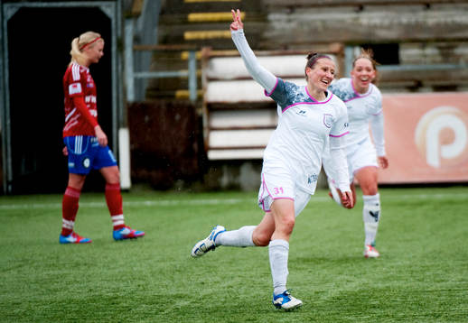 Anja Mittag, LDB gör 2-1. Jubel