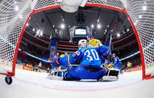 Loui Eriksson och Patric Hörnqvist, Sverige, ser
