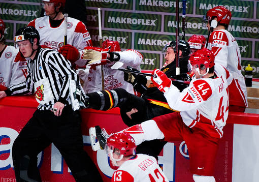 John Tripp, Tyskland, tacklas av Nichlas Hardt, Danmark