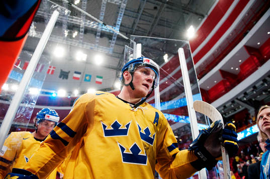 Gabriel Landeskog, Sverige, lämnar isen
