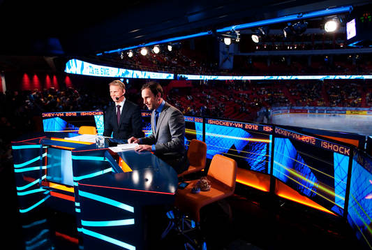 Niklas Wikegård och Peter Jihde i TV4:s studio för
