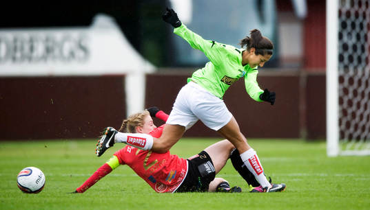 Aif Atladottir, Kristianstad, stoppar Christin Press,