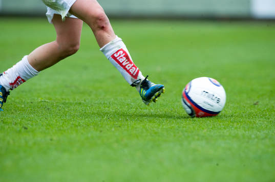 Fot, boll, fotboll, passning, bredsida