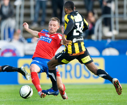 Erik Wahlstedt, Helsingborg, stoppar Rene Makondele, Häcken