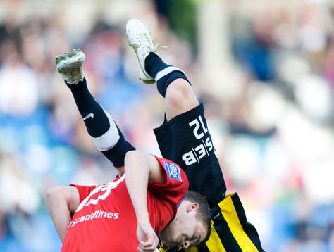 Oscar Lewicki, Häcken flyger över Alfred Finnbogasson,