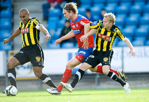 Mohammed Ali Khan och Oscar Lewicki, Häcken och Thomas