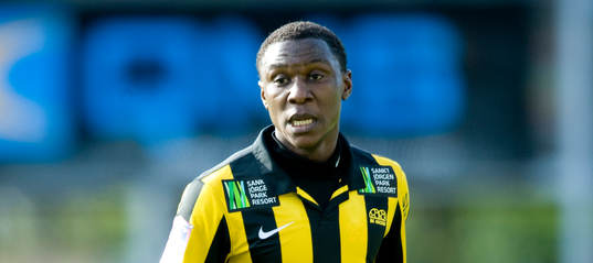 Dominic Chatto, Häcken