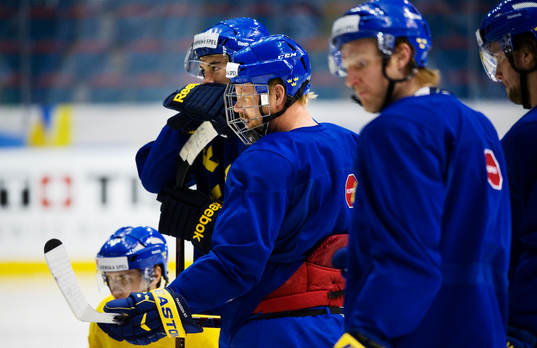 Johan Franzén värmer i galler
