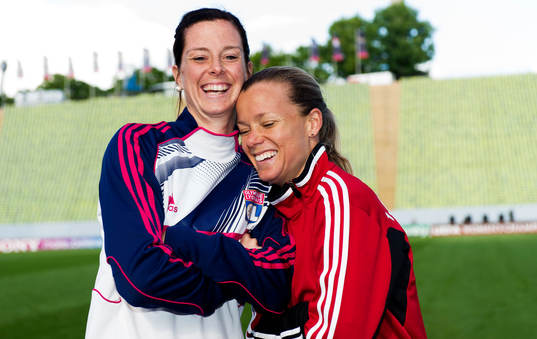 Lotta Schelin, Olympique Lyonnais (Lyon), Sara Thunebro,
