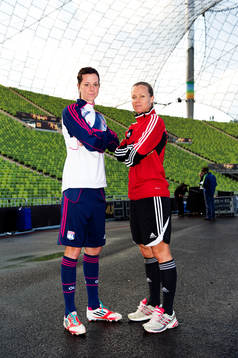 Lotta Schelin, Olympique Lyonnais (Lyon), Sara Thunebro,