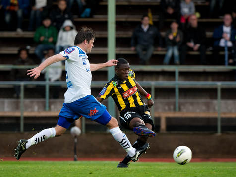 Abdul Majeed Waris,  Häcken