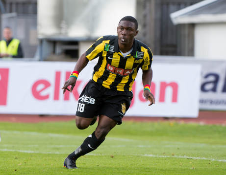 Abdul Majeed Waris, Häcken