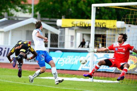Waris Majee, Häcken gör 2-0