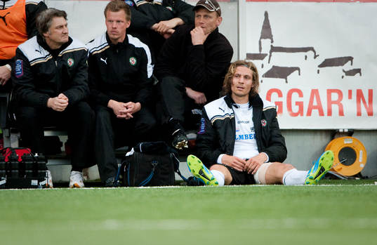 Tobias Grahn, Örebro sitter skadad. Skada