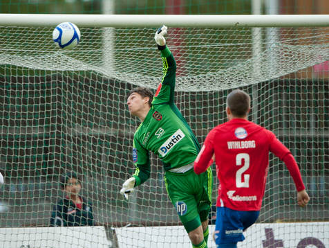 Alexander Nadj, målvakt, Brommapojkarna, släpper in mål