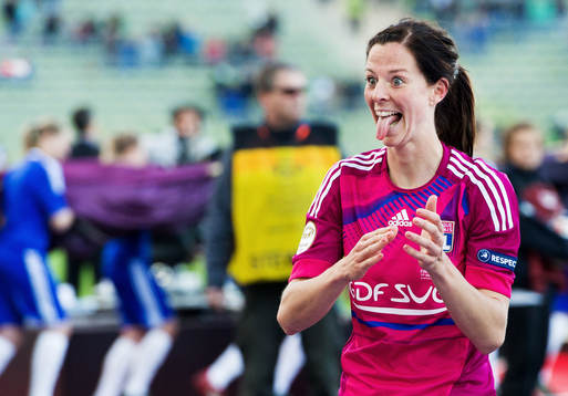 Lotta Schelin, Olympique Lyonnais, jubel, räcker ut tungan