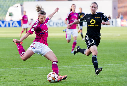 Camille Abily, Olympique Lyonnais