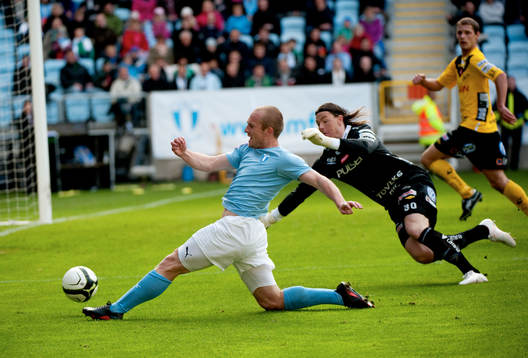 Daniel Larsson, Malmö rundar Kenneth Höje, Elfsborg men