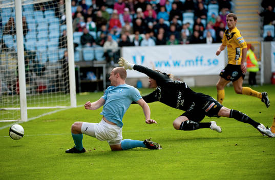 Daniel Larsson, Malmö rundar Kenneth Höje, Elfsborg men
