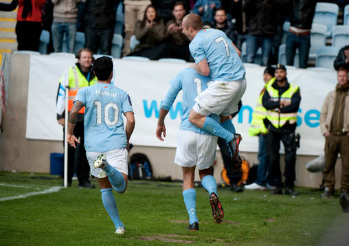 Mathias Ranégie, Malmö nickar in 1-0. Jubel