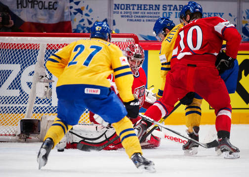 Henrik Zetterberg, Sverige, reducerar till 2-3 i andra
