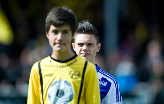 Bollkalle större än spelaren på line up, David