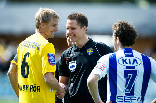 Lottning, handskakning, Patrik Rosengren, Mjällby, Tobias