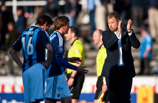 Magnus Pehrsson, tränare Djurgården tackar