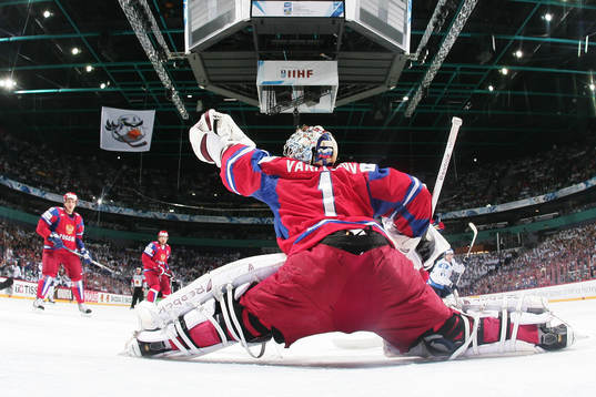Semyon Varlamov, målvakt, Ryssland gör en räddning