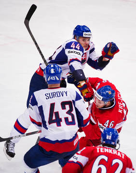 Andrej Sekera, Slovakien, stoppar David Krejci, Tjeckien
