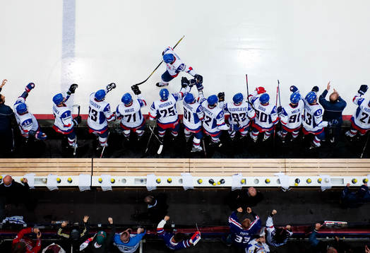 Miroslav Satan, Slovakien, gratuleras till sitt 1-2-mål.