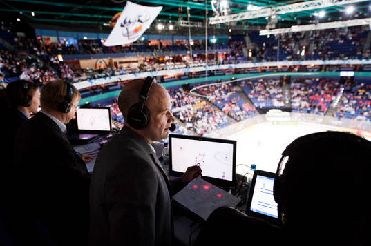 Fredrik Norrena är expertkommentator i finska tv-kanalen