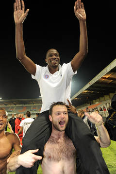 JOHN UTAKA och GEOFFREY JOURDREN, Montpellier (Jubel,
