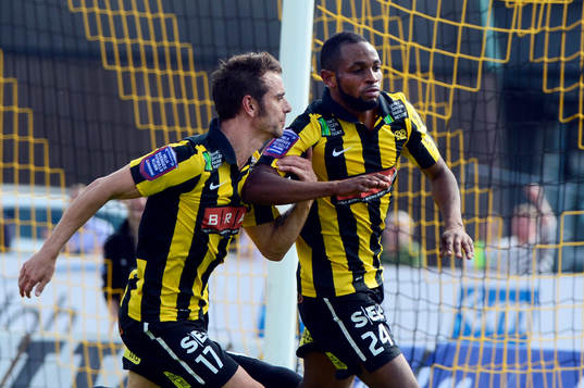 Björn Anklev och Rene Makondele, Häcken jubel