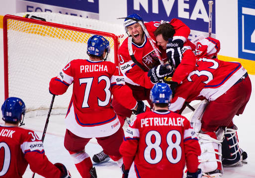 Petr Nedved, Tjeckien, skriker ut sin glädje när