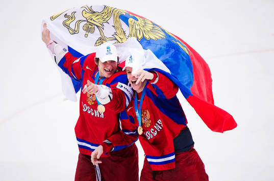 Alexander Ovechkin och Alexander Syomin, Ryssland, jublar