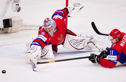 Både Semyon Varlamov, målvakt, och Yevgeni Malkin,