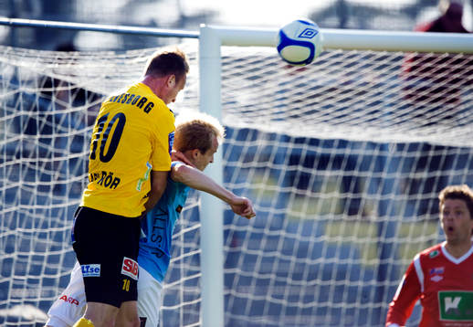 Marcus Ekenberg, Mjällby, nickar utanför