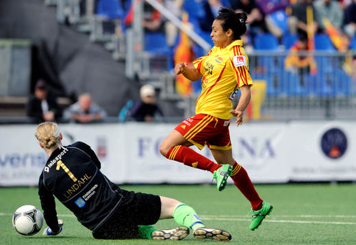 Marta Vieira da Silva, Tyresö och Hedvig Lindahl, målvakt
