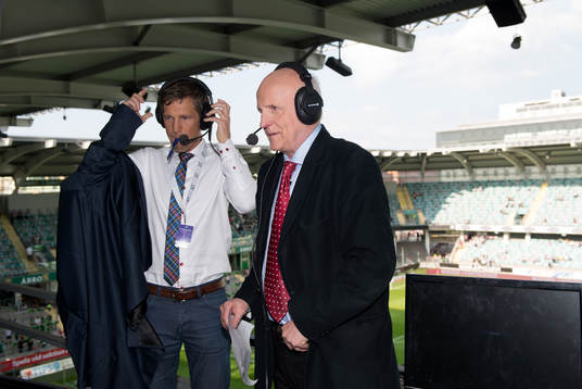 Arne Hegerfors gör sin sista match som kommentator, här