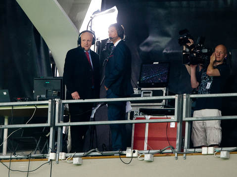 Arne Hegerfors och Jens Fjellström,  kommentator, TV-kamera