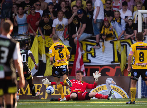 Dominic Chatto, Häcken, har en bra chans som Kevin Stuhr