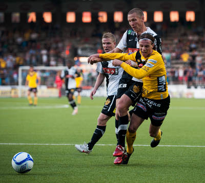 Mattias Östberg, Häcken, river ner Niklas Hult, Elfsborg,
