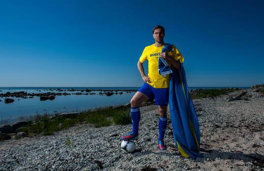 Johan Elmander i Adidaskläder