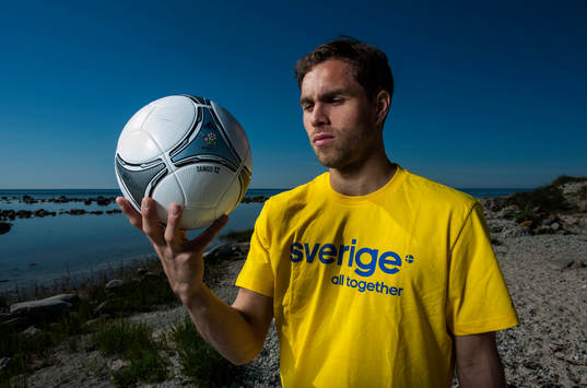 Johan Elmander i Adidaskläder