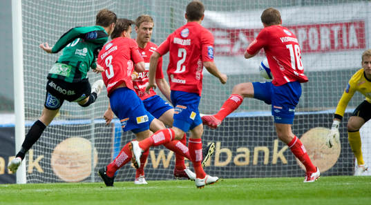 Alexander Mellqvist, Varberg, skjuter