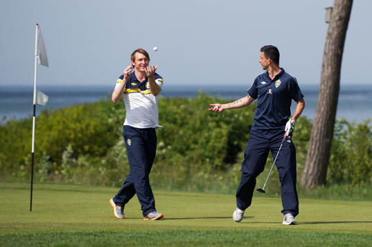 Delar av landslaget spelar golf, Kim Källström, Behrang