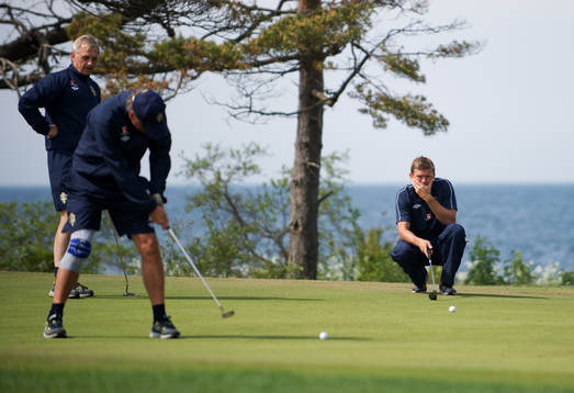 Delar av landslaget spelar golf, Marcus Allbäck, players