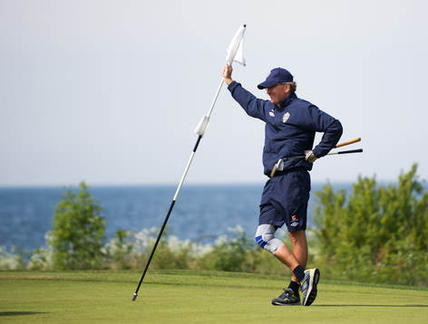 Delar av landslaget spelar golf, förbundskapen Erik Hamrén